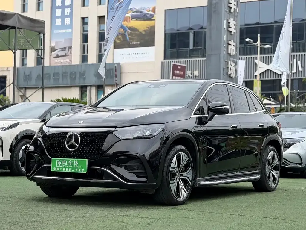 Mercedes-Benz EQE SUV
