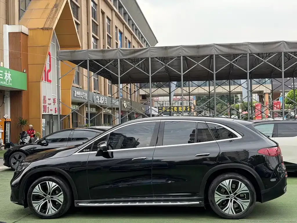 Mercedes-Benz EQE SUV 2023 из CN, фото 3