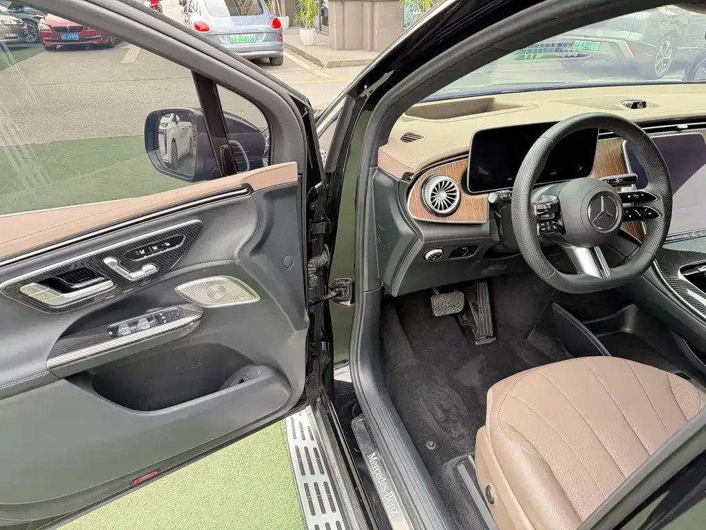 Mercedes-Benz EQE SUV 2023 из CN, фото 5
