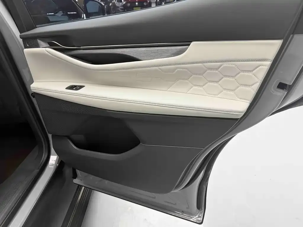 Ford Edge — фото 9