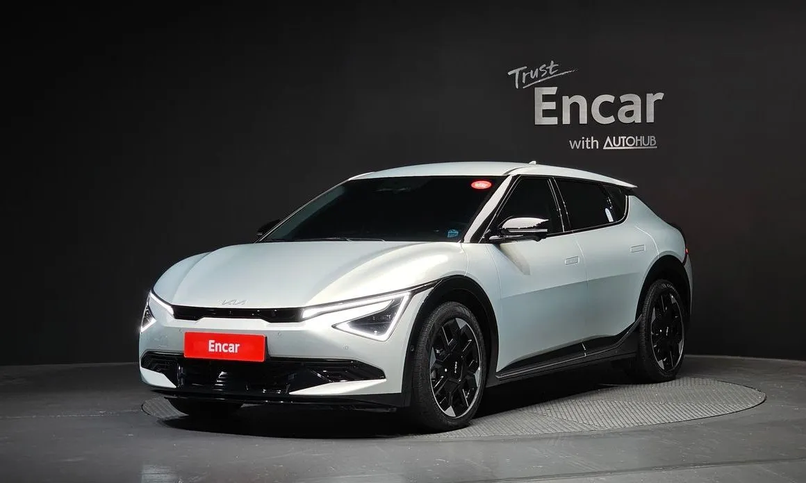 Kia EV6 — фото 1