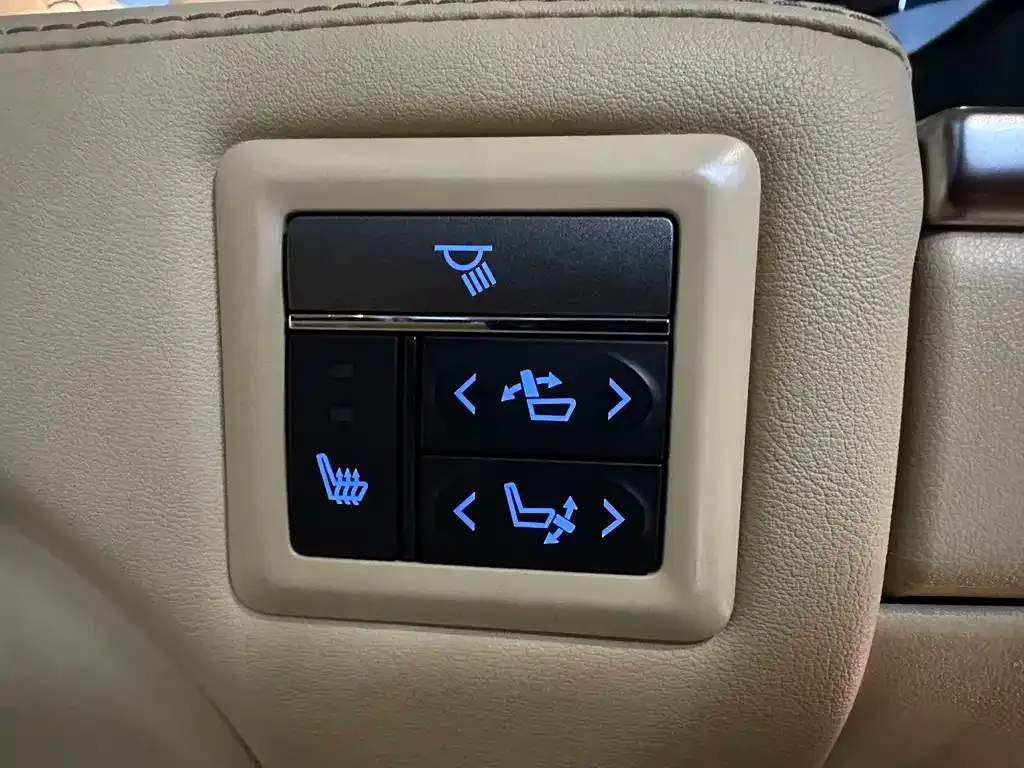 Toyota Alphard — фото 3