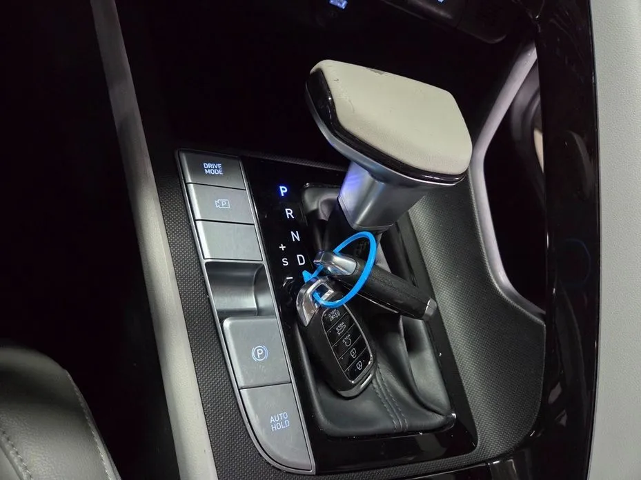 Hyundai AVANTE 2021 из KR, фото 4