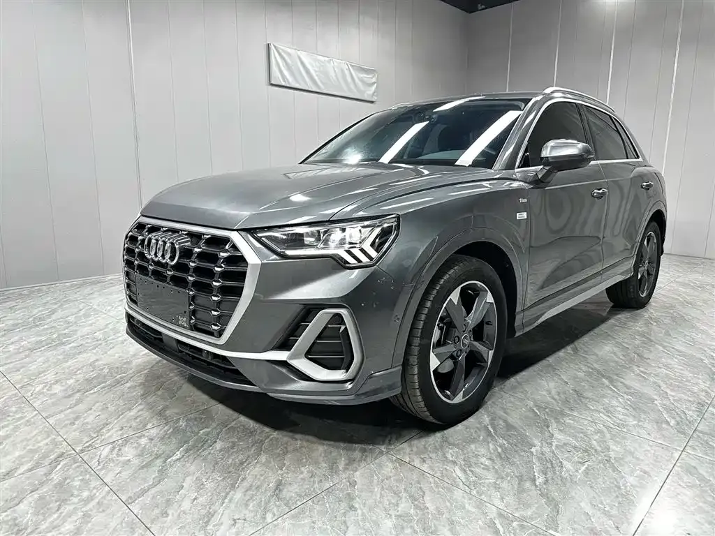 Audi Q3 — фото 1