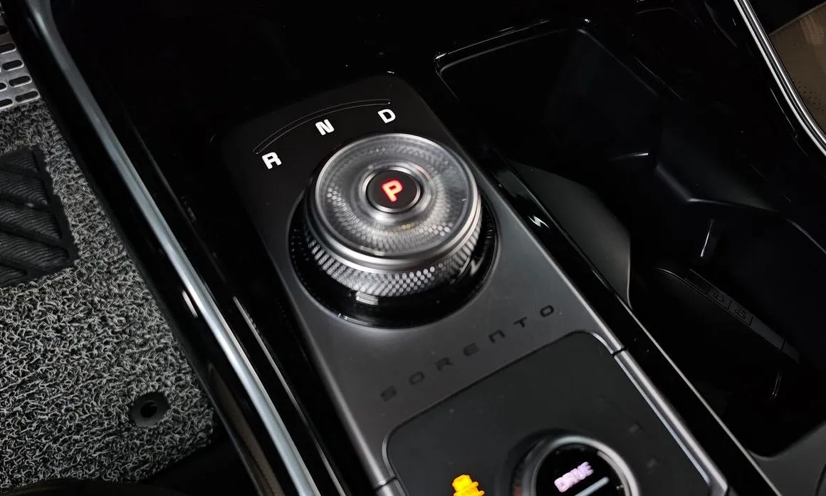 Kia Sorento — фото 5