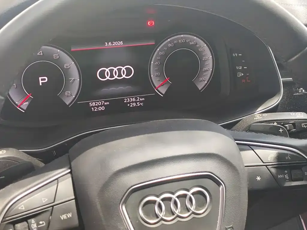 Audi Q7 — фото 10