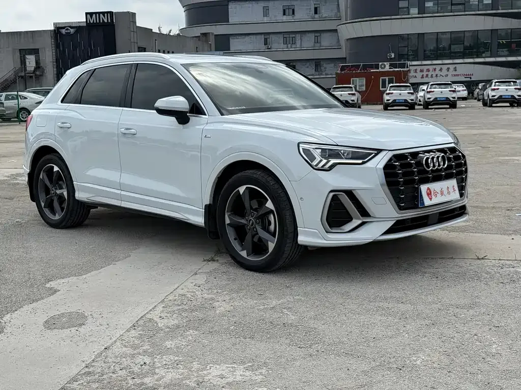 Audi Q3 — фото 3
