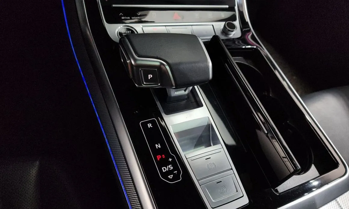 Audi Q8 2021 из KR, фото 4
