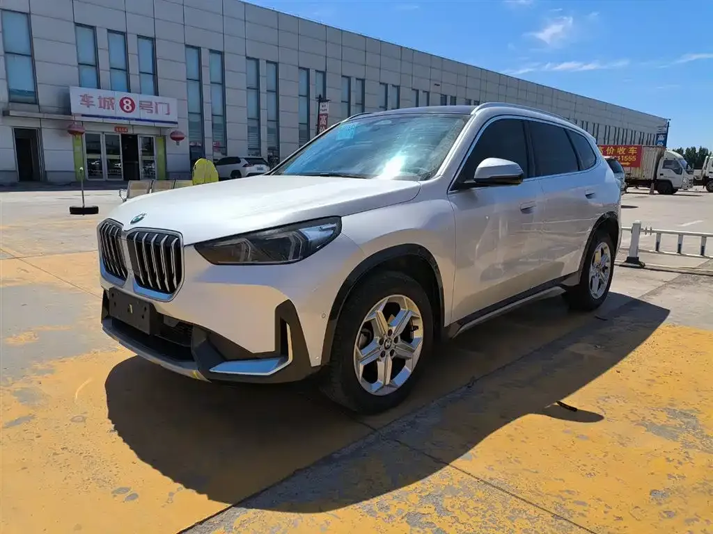 BMW X1 — фото 1