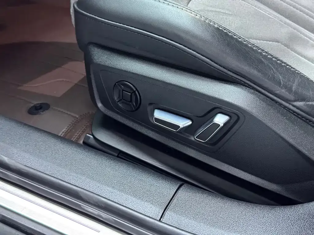 Audi A6L 2023 из CN, фото 6