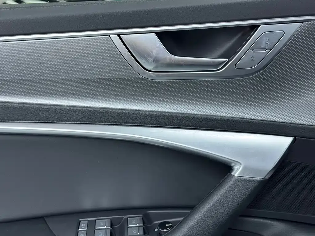 Audi A6L 2023 из CN, фото 4