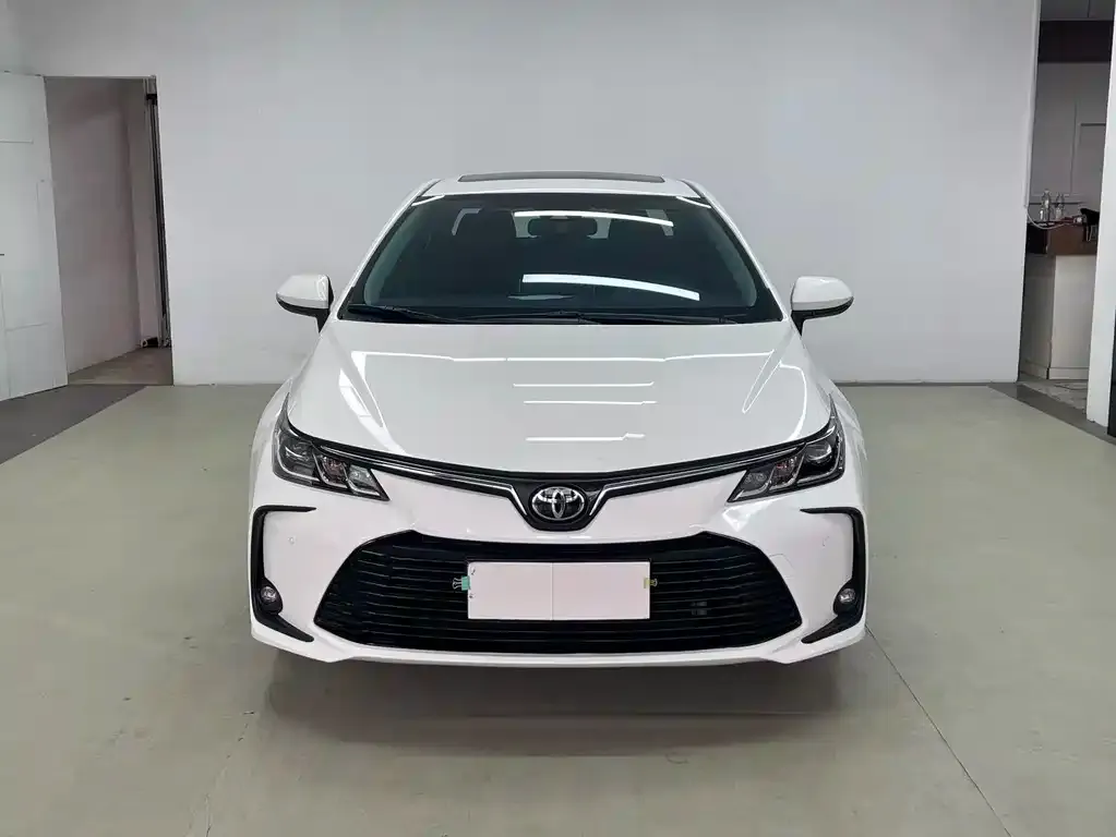 Toyota Corolla — фото 8