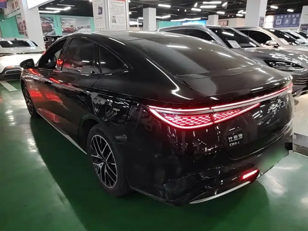 BYD Seal — фото 9