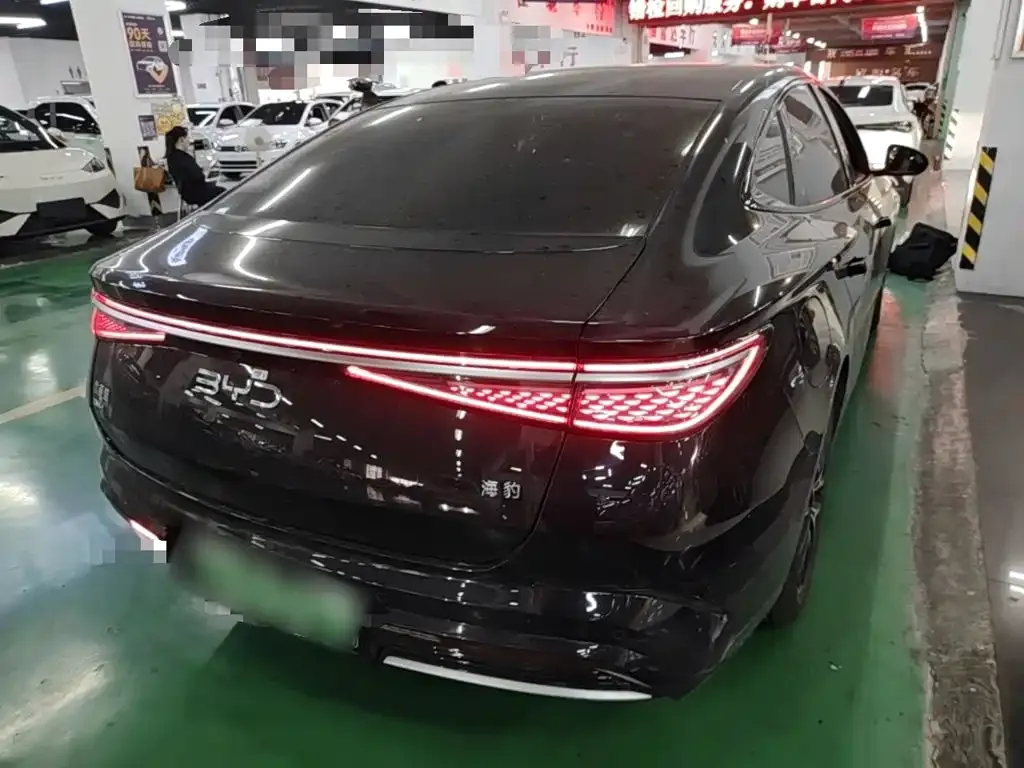 BYD Seal — фото 10