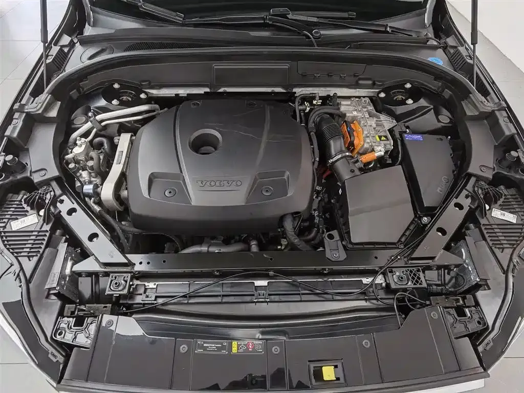 Volvo XC60 PHEV 2024 из CN, фото 6