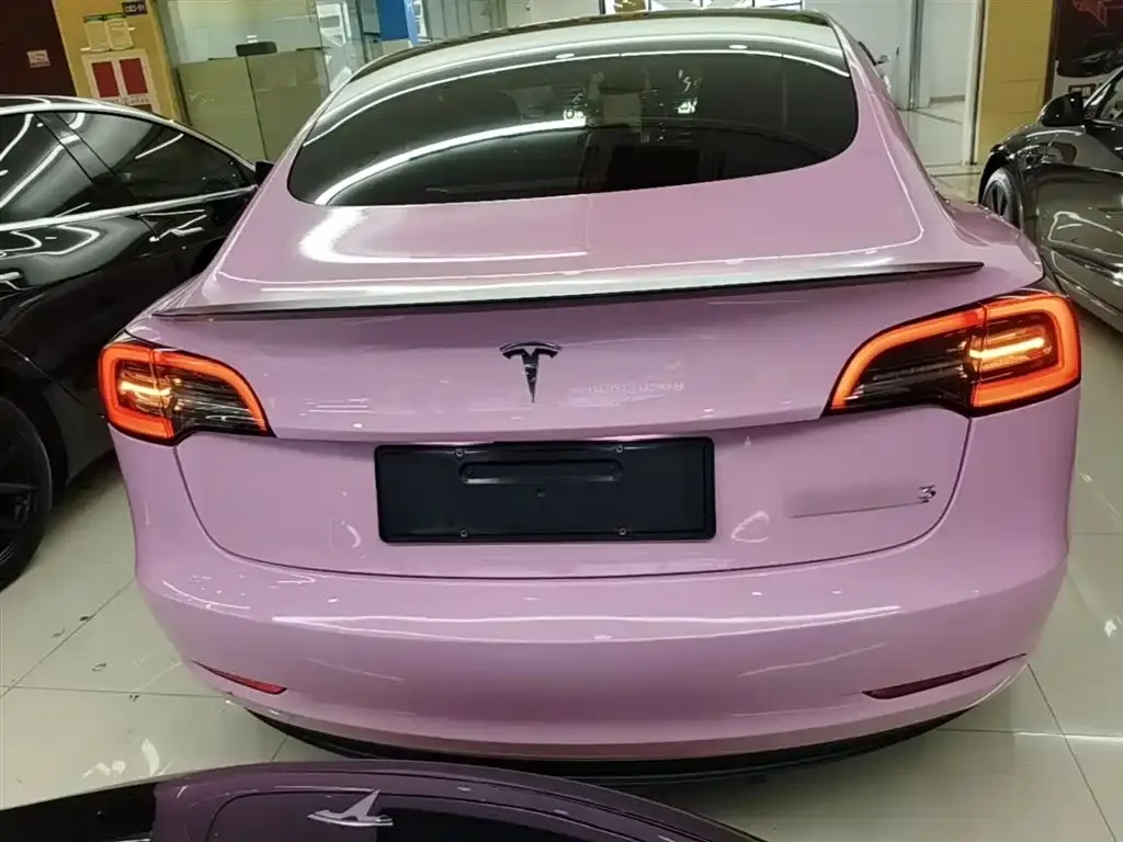 Tesla Model 3 — фото 4