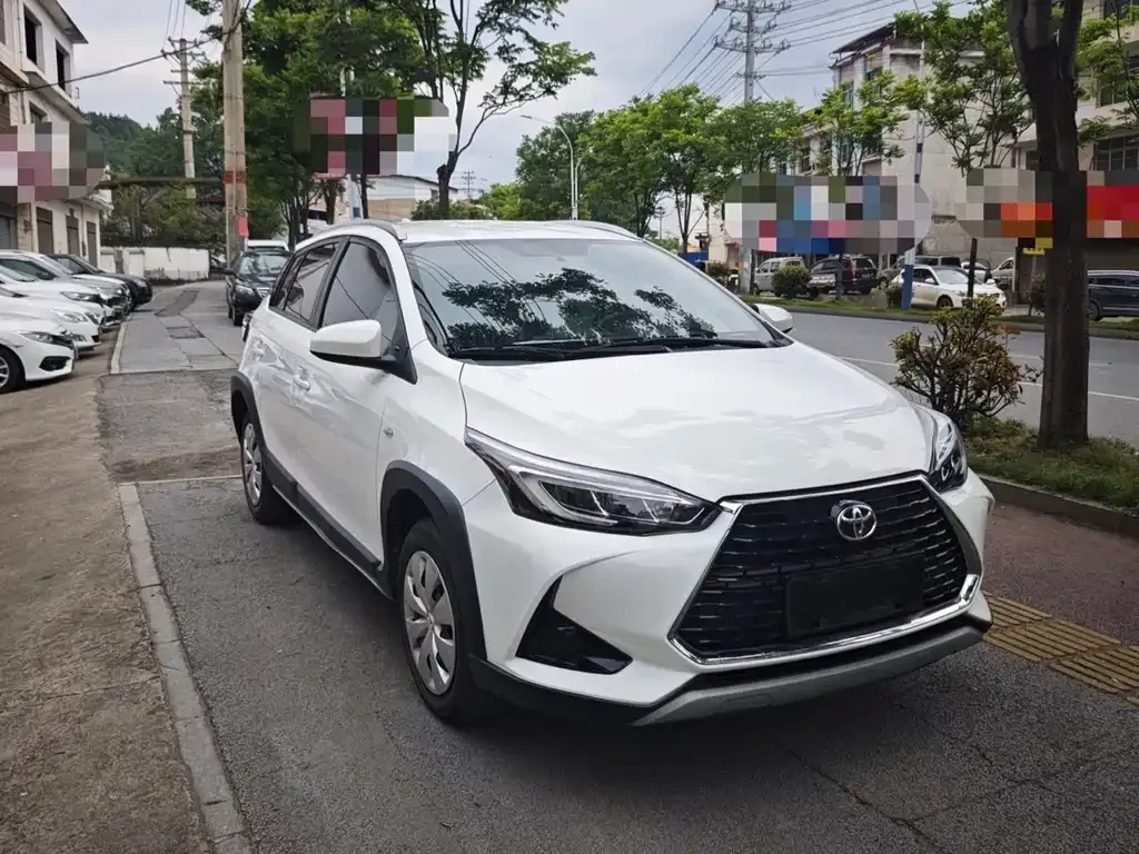 Toyota Yaris L — фото 8