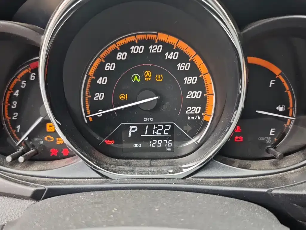 Toyota Yaris L — фото 3