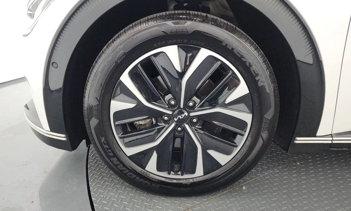 Kia EV6 — фото 3