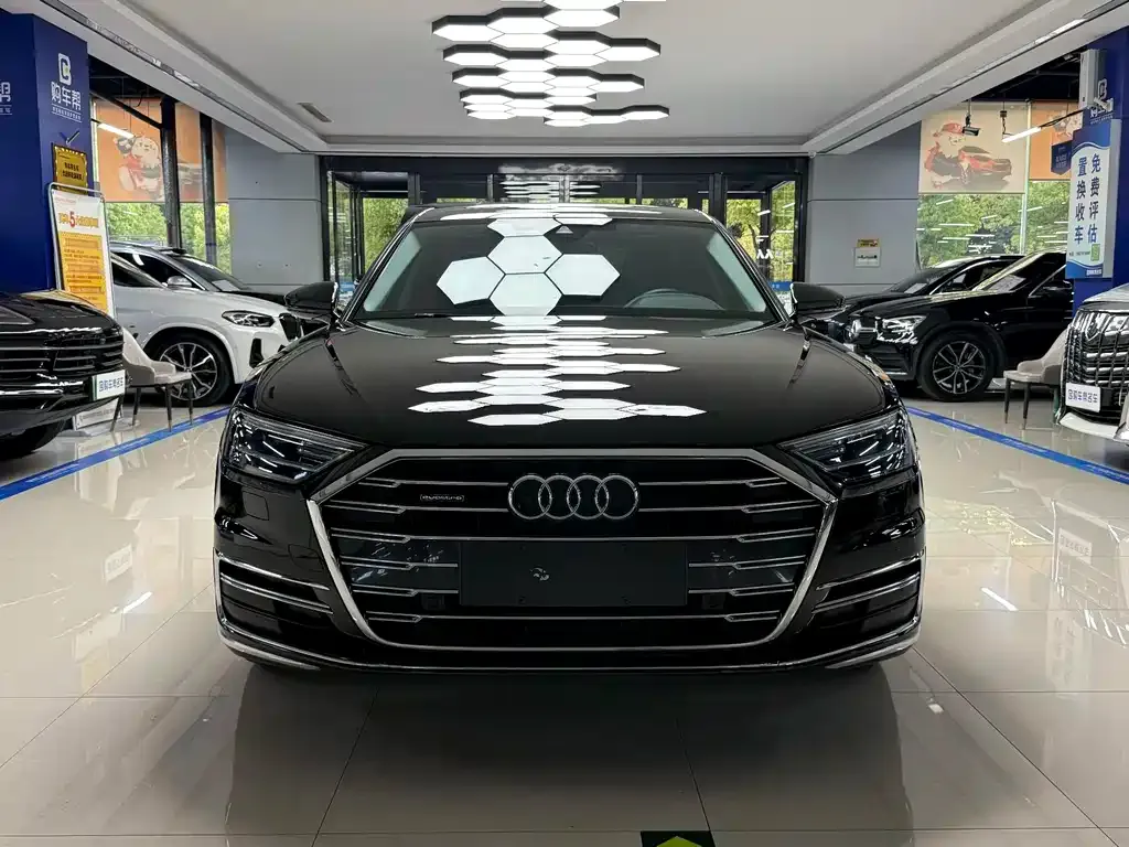 Audi A8 — фото 7
