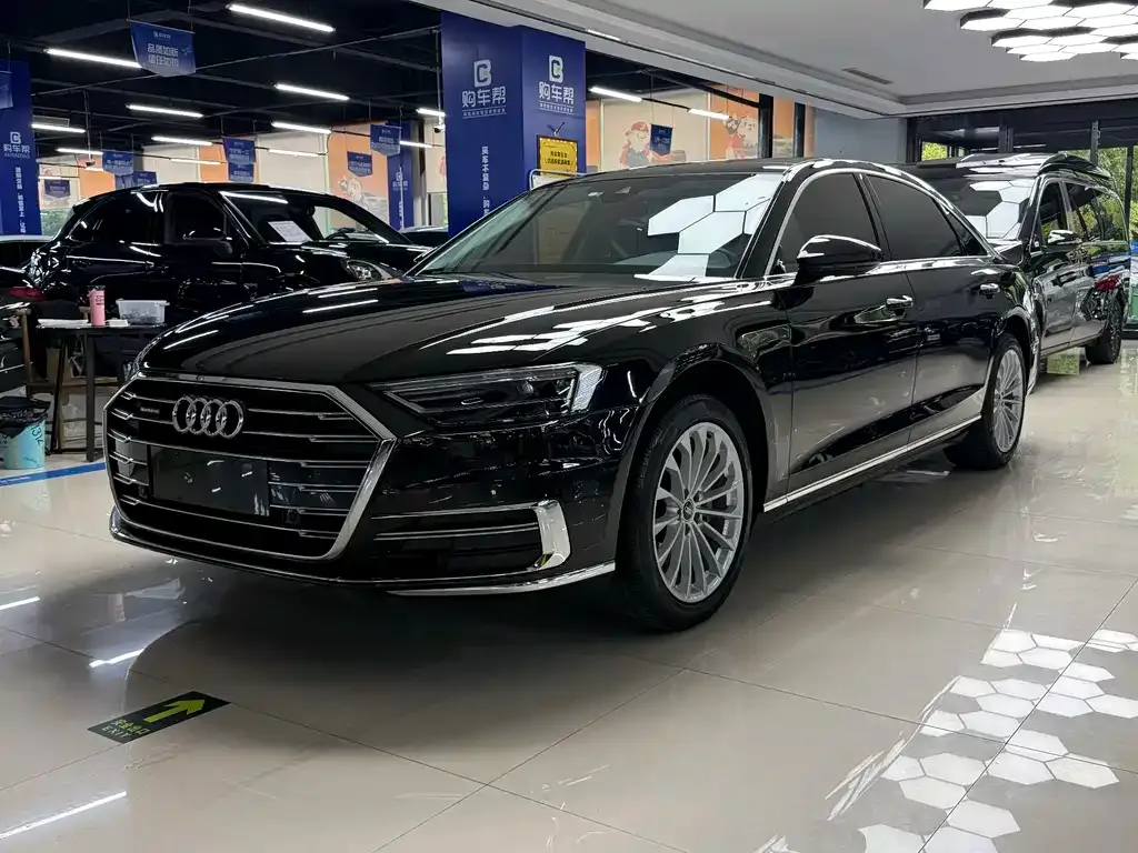 Audi A8 — фото 5