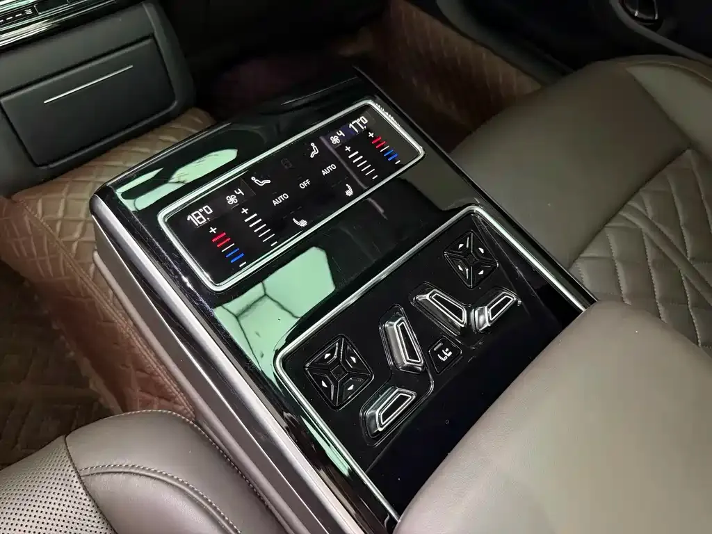 Audi A8 — фото 4