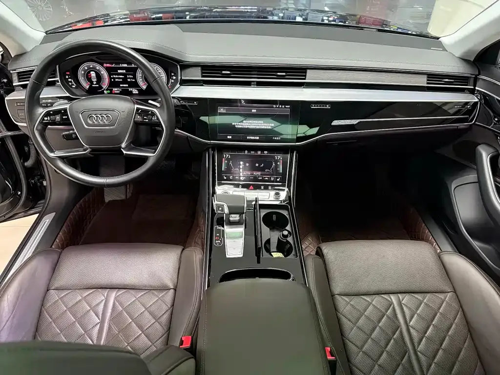 Audi A8 — фото 6