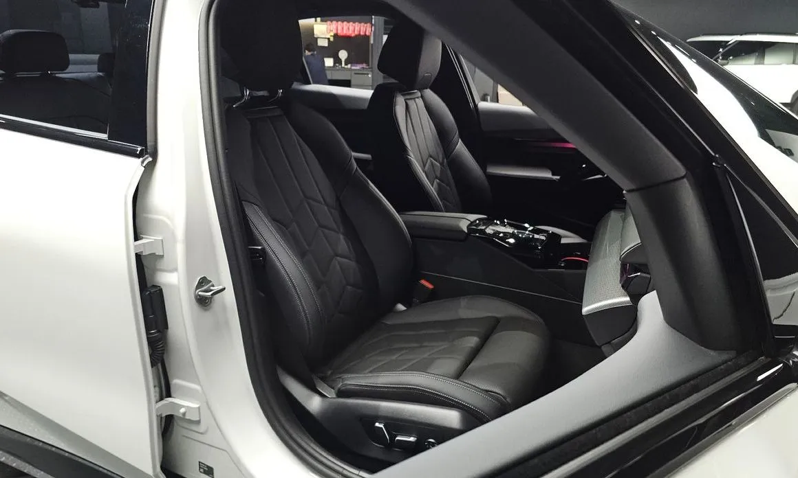BMW 5-Series 2025 из KR, фото 3