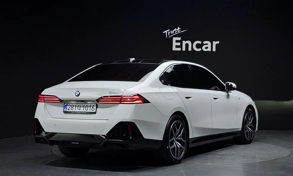 BMW 5-Series 2025 из KR, фото 4