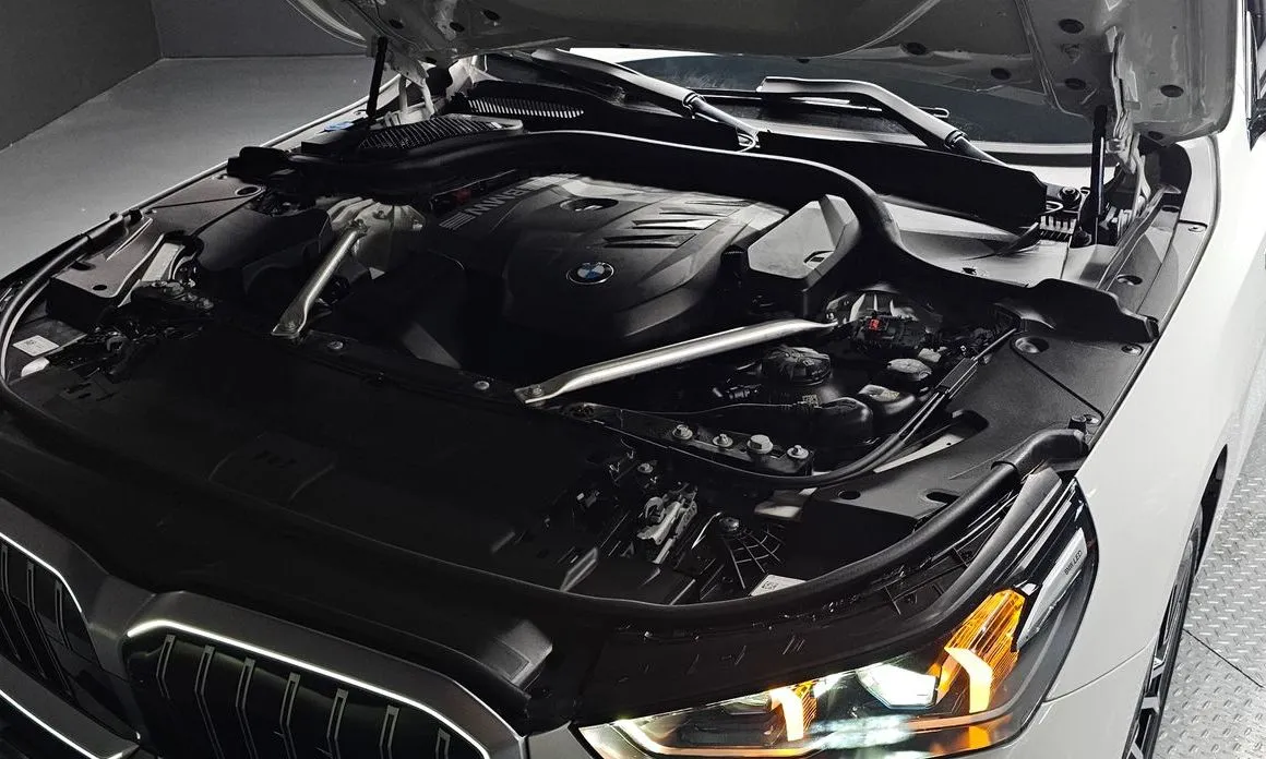 BMW 5-Series 2025 из KR, фото 8