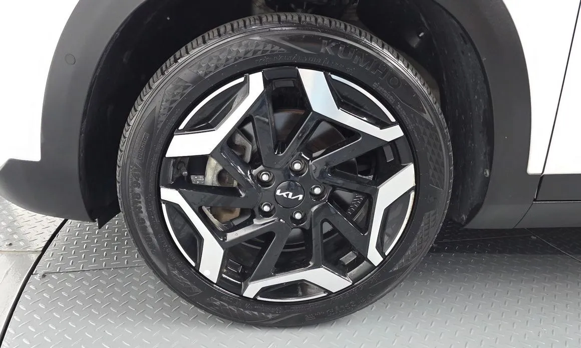 Kia Seltos — фото 10