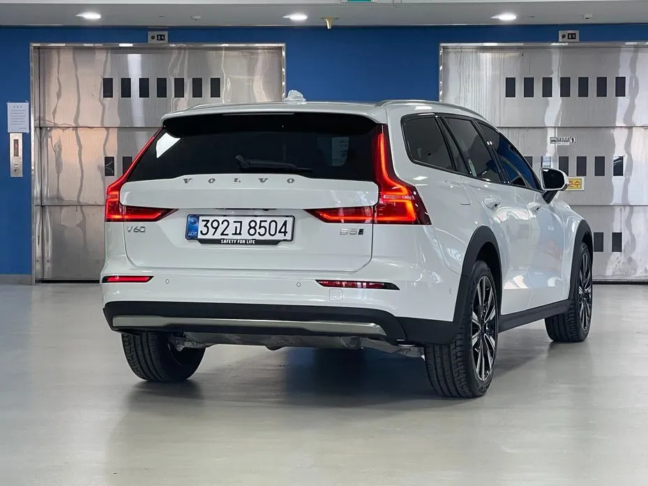 Volvo V60 2026 из KR, фото 5
