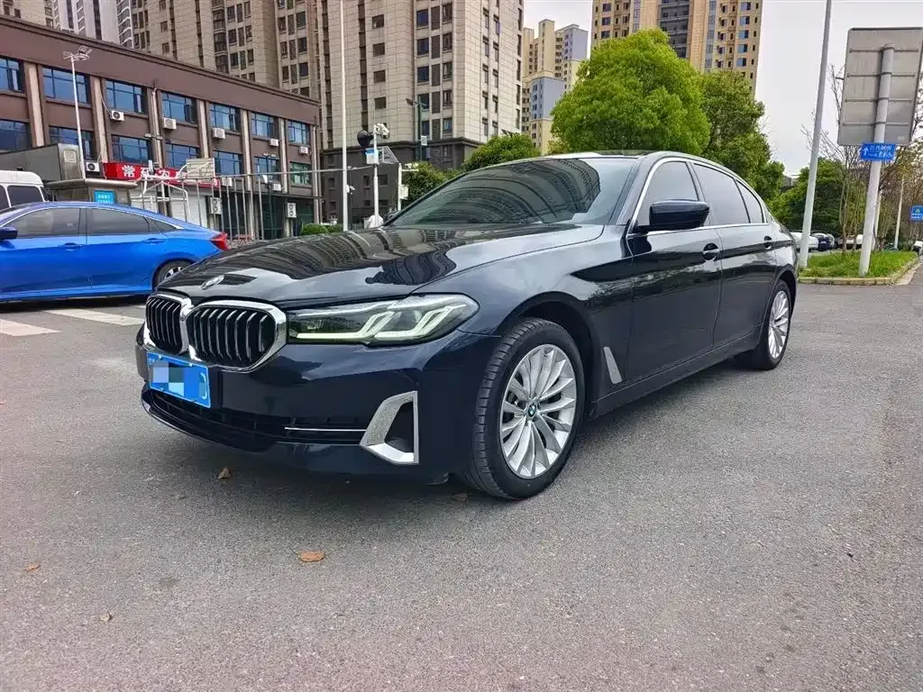 BMW 5 Series — фото 1