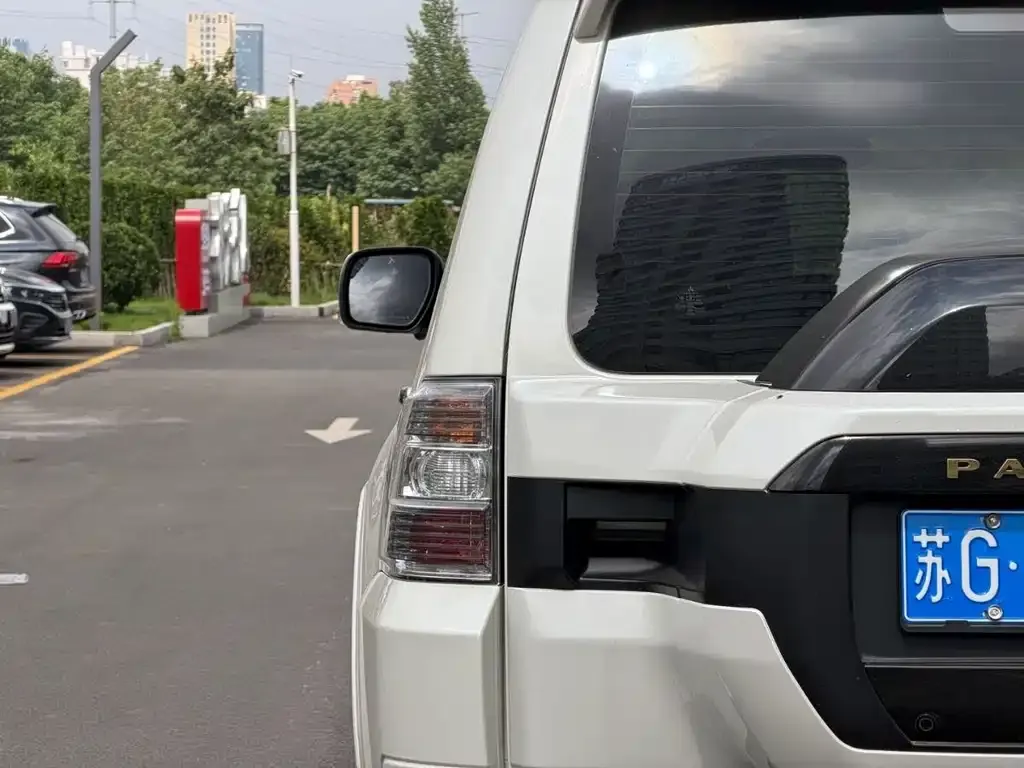 Mitsubishi Pajero (Import) 2025 из CN, фото 8