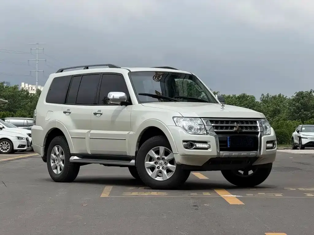 Mitsubishi Pajero (Import) 2025 из CN, фото 4