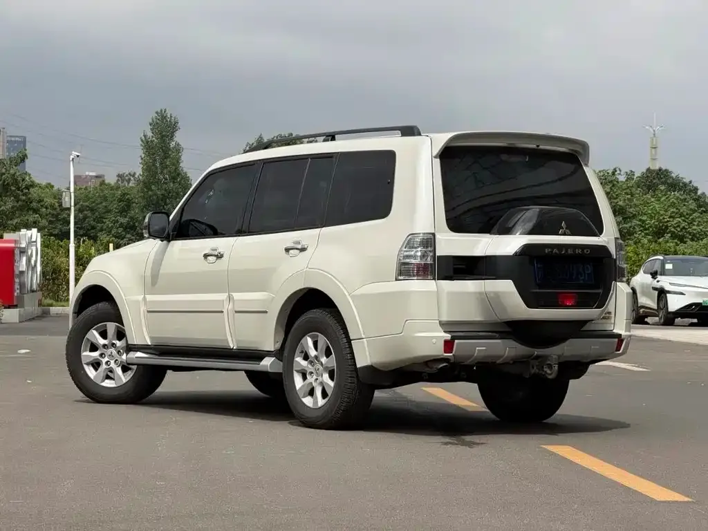 Mitsubishi Pajero (Import) 2025 из CN, фото 2