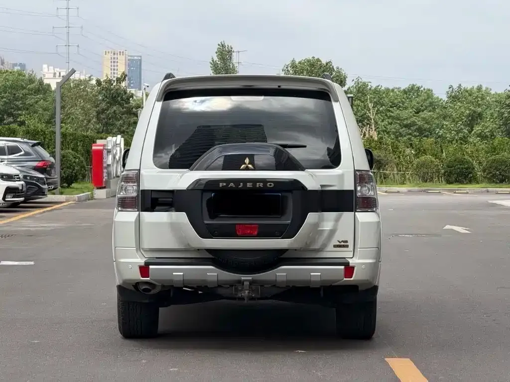 Mitsubishi Pajero (Import) 2025 из CN, фото 6