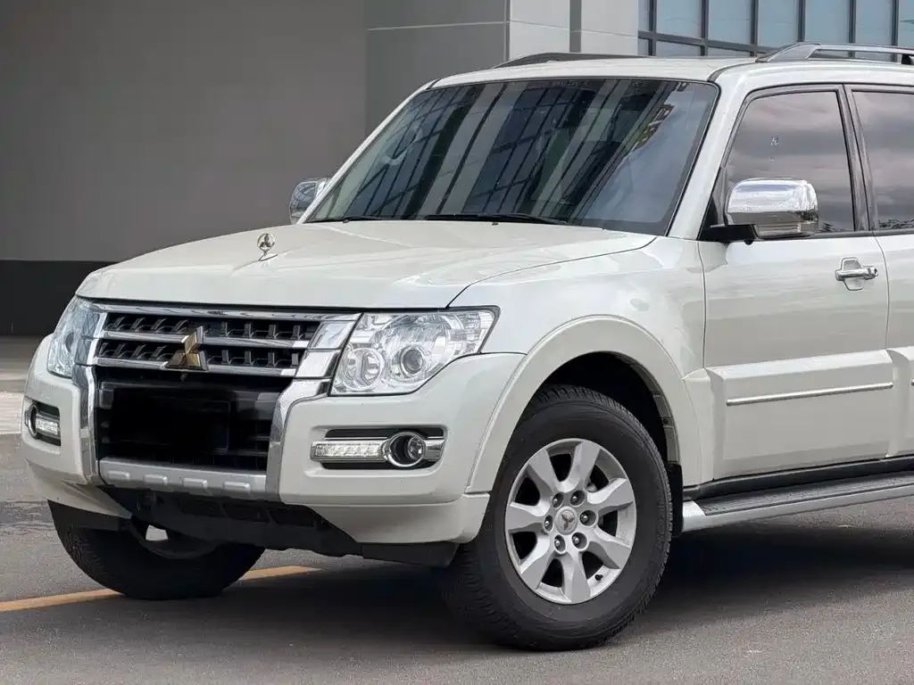 Mitsubishi Pajero (Import) 2025 из CN, фото 5