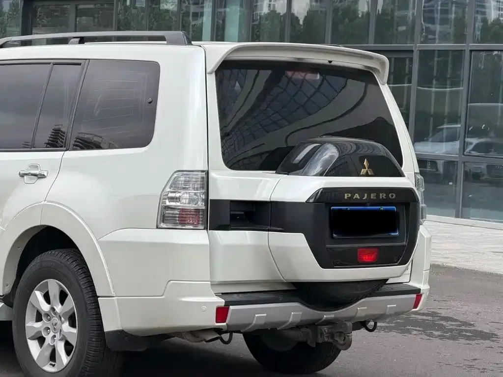 Mitsubishi Pajero (Import) 2025 из CN, фото 9