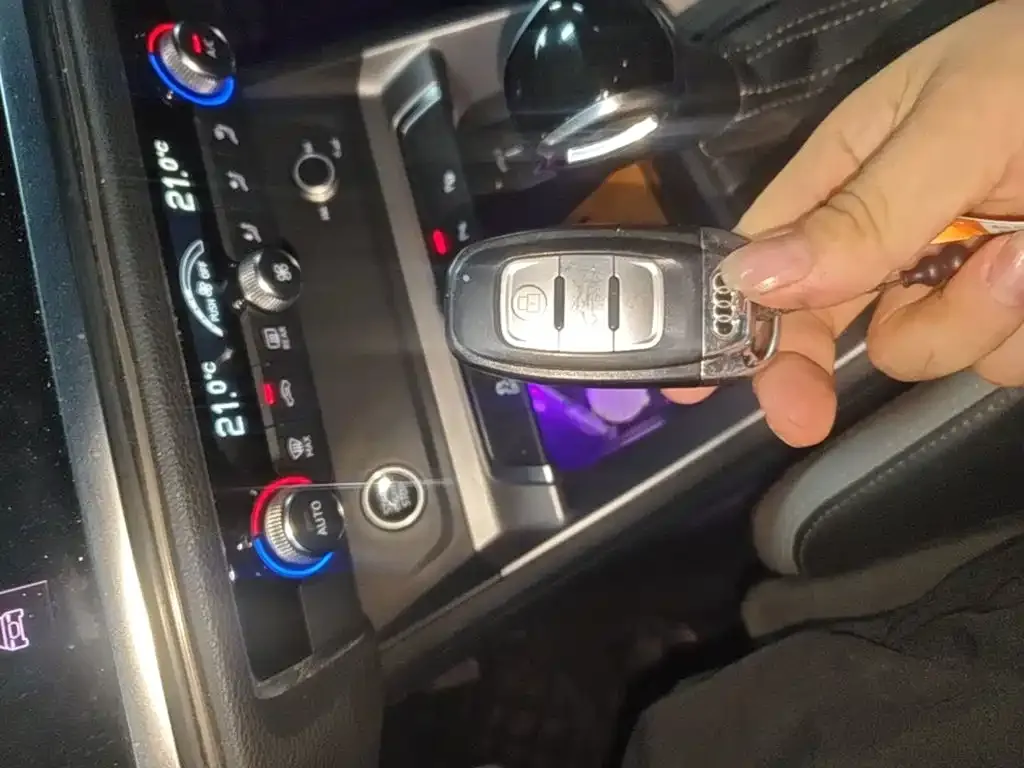Audi Q3 2021 из CN, фото 10