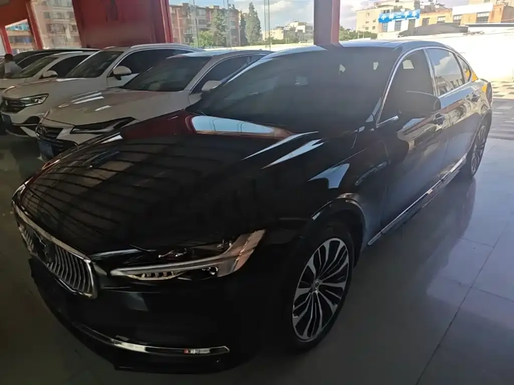 Volvo S90 — фото 1