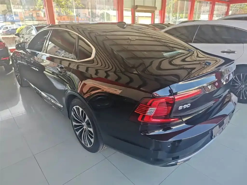 Volvo S90 — фото 3