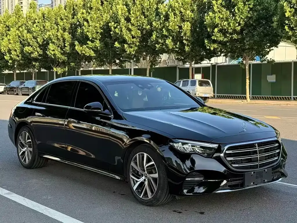Mercedes-Benz E-Class — фото 10