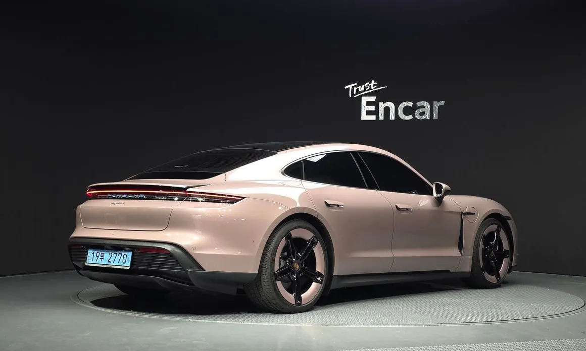 Porsche Taycan 2025 из KR, фото 4