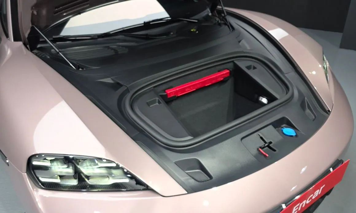 Porsche Taycan 2025 из KR, фото 7