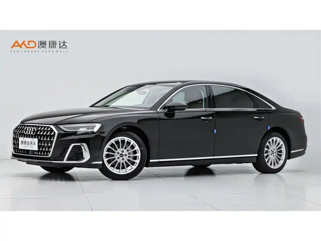 Audi A8 — фото 1