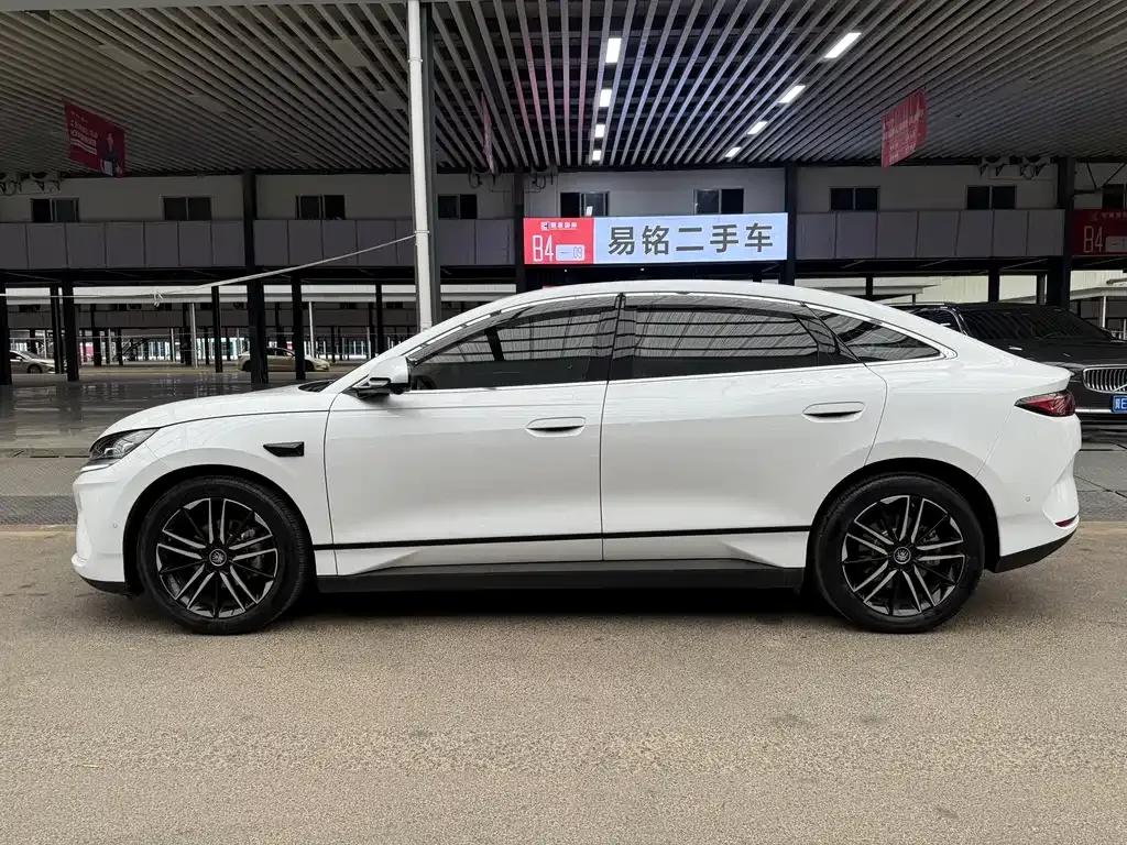 BYD Qin L — фото 10