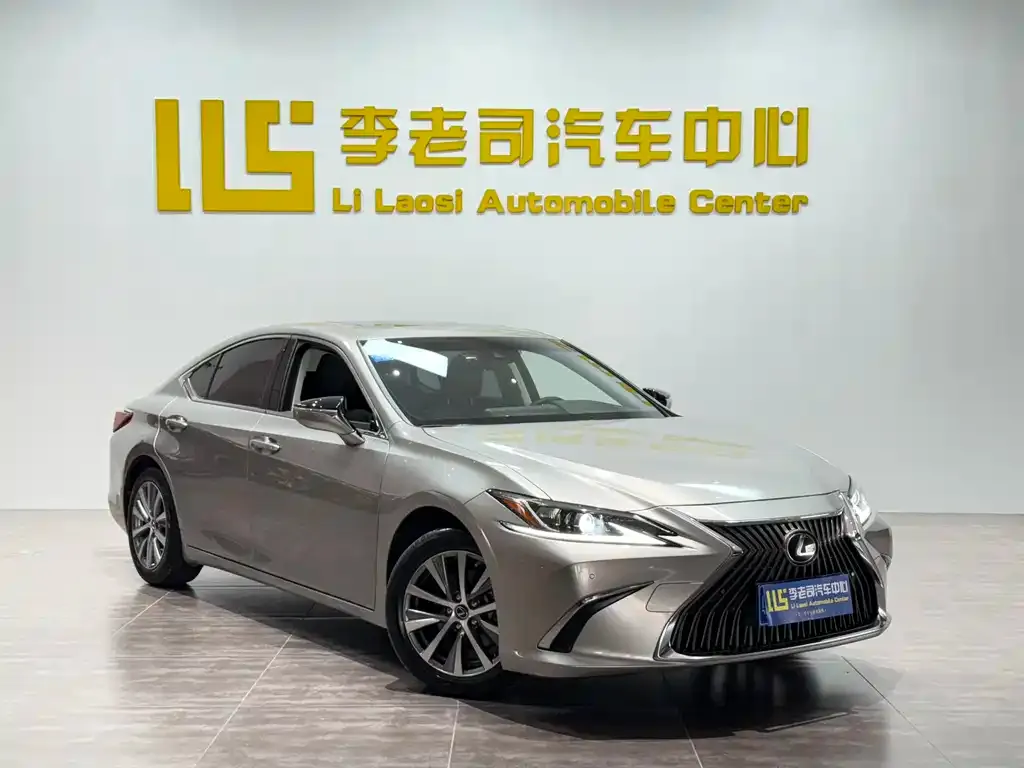 Lexus ES — фото 5
