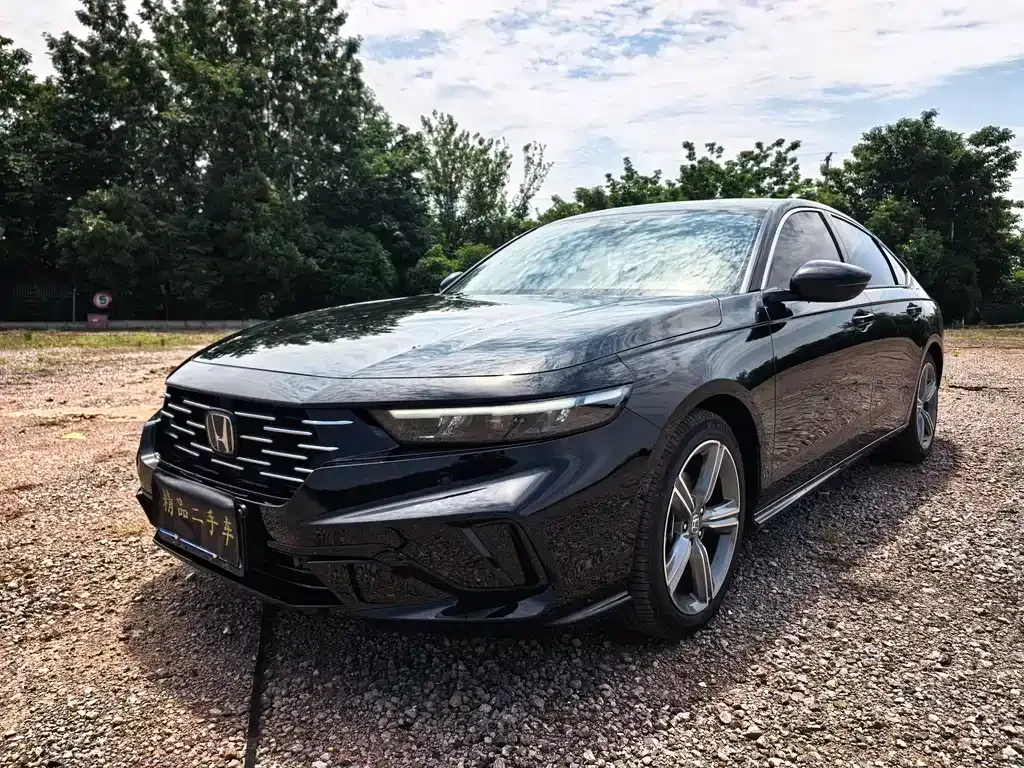 Honda Accord — фото 1