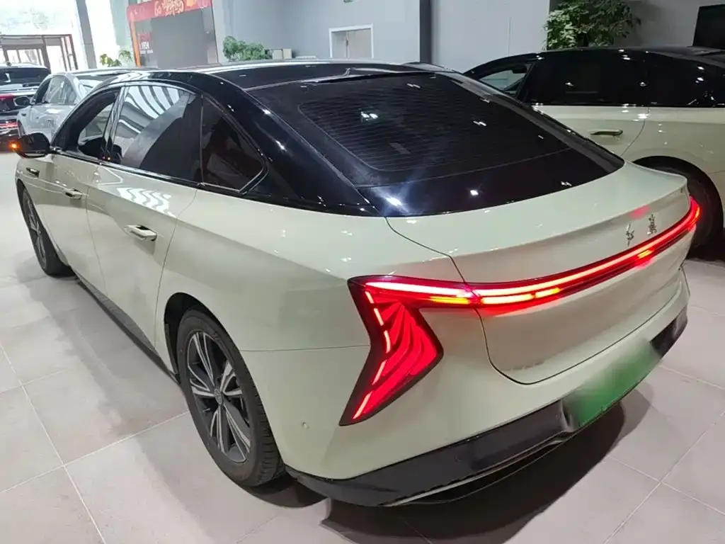 Hongqi EH7 2024 из CN, фото 7